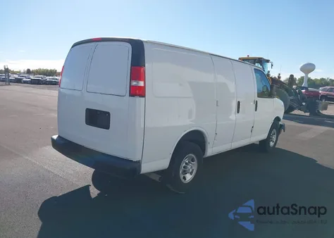 2019 Chevrolet Express 2500 Work Van из США, поврежденный, VIN 1GCWGAFP7K1152659